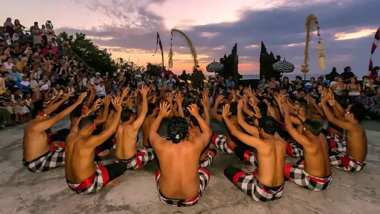 Tari Kecak: Dari Ritual Sakral Menjadi Ikon Budaya Bali di Tingkat Global